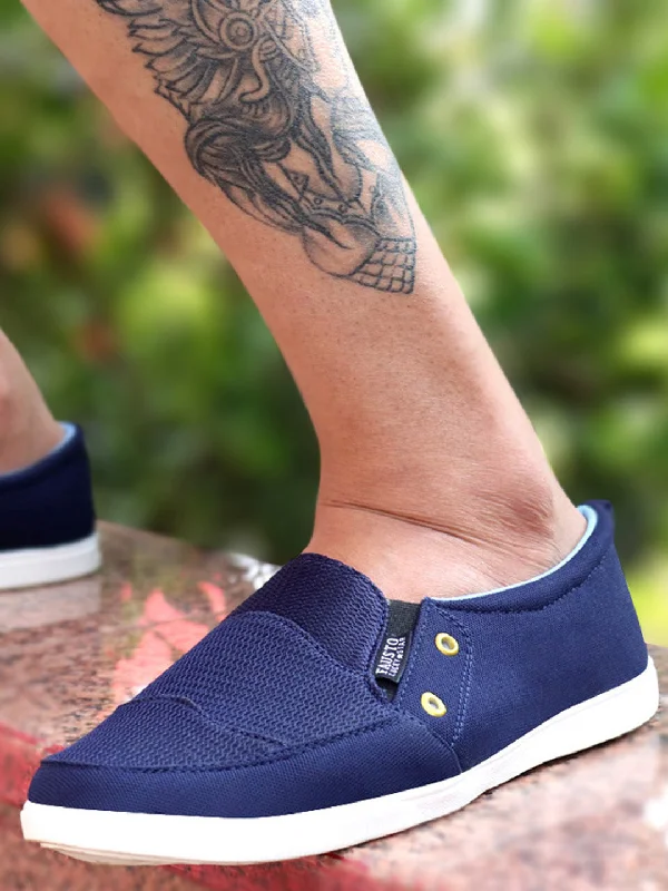 Men's casual shoes with a logo patch on the tongue Men Blue Casual Canvas Slip-On Loafers Men's casual shoes with a logo patch on the tongue Men Blue Casual Canvas Slip-On Loafers