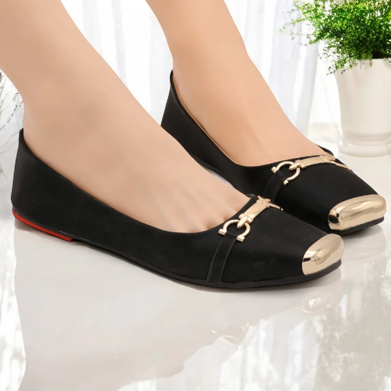 Men's slippers with a decorative pom - pom or tassel Black silk pump