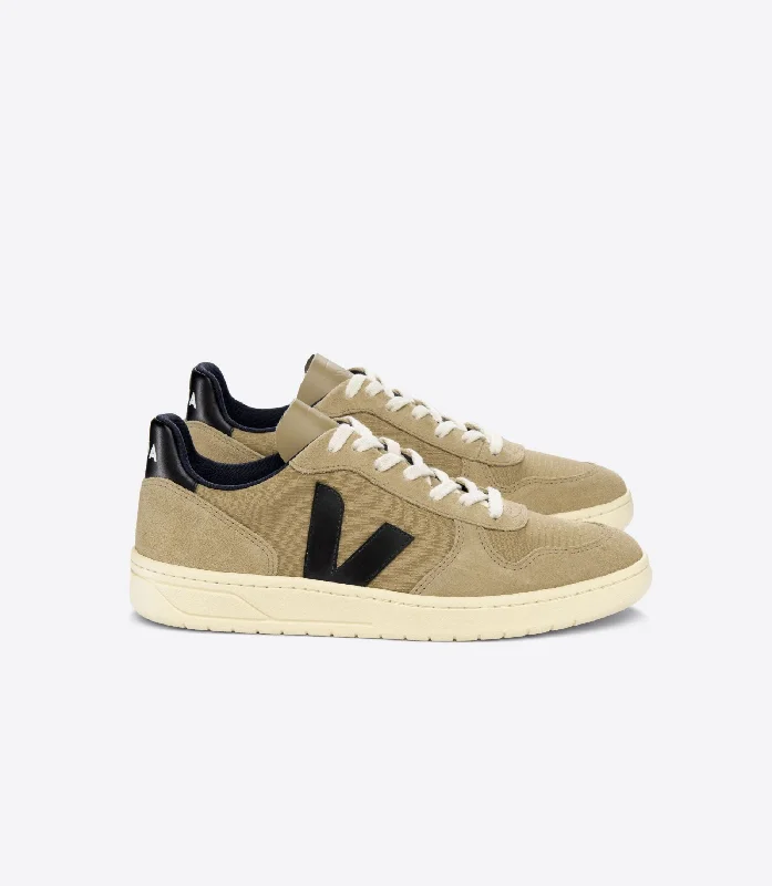 Men's casual shoes with a logo patch on the tongue V-10 Ripstop - Dune/Black
