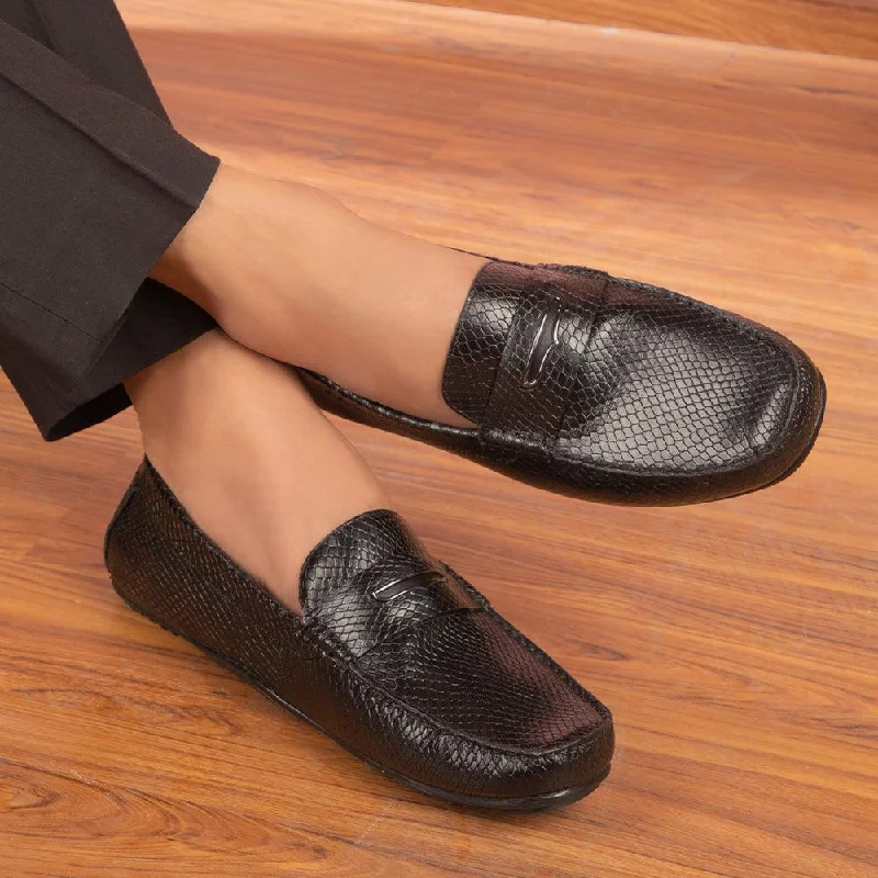 Men's loafers with a cushioned footbed Men's loafers with a cushioned footbed The Astro Black Men's Leather Loafers Tresmode Men's loafers with a cushioned footbed Men's loafers with a cushioned footbed The Astro Black Men's Leather Loafers Tresmode