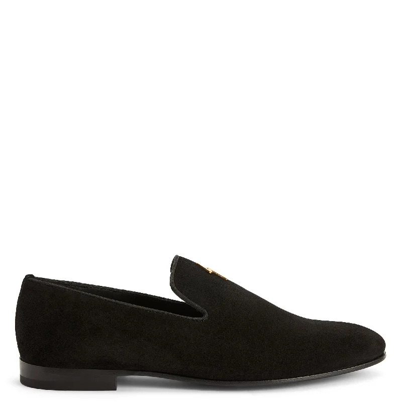 Men's loafers with a perforated leather upper for ventilation Men's loafers with a perforated leather upper for ventilation Giuseppe Zanotti G-flash Men's loafers with a perforated leather upper for ventilation Men's loafers with a perforated leather upper for ventilation Giuseppe Zanotti G-flash