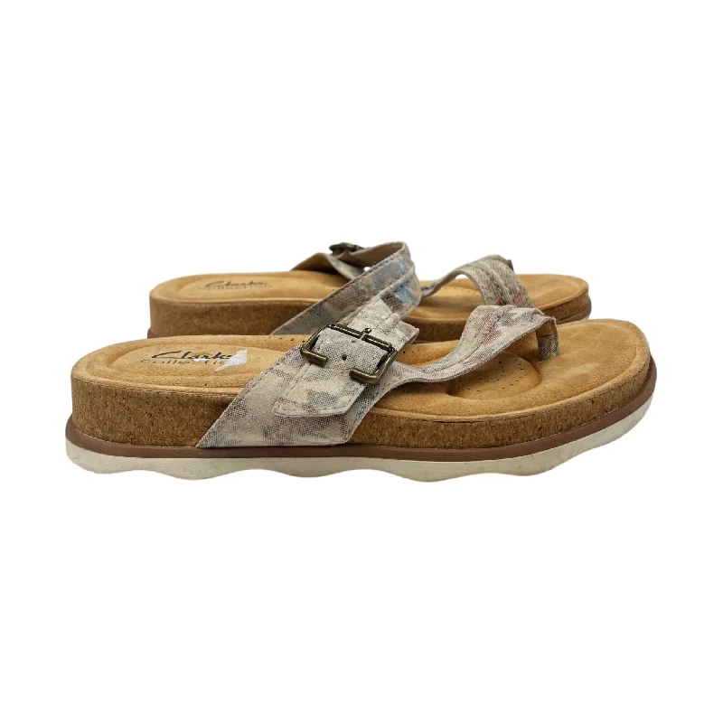 Men's sandals with a stretchy strap for a better fit Men's sandals with a stretchy strap for a better fit Sandals Flip Flops By Clarks In Tan, Size:7.5 Men's sandals with a stretchy strap for a better fit Men's sandals with a stretchy strap for a better fit Sandals Flip Flops By Clarks In Tan, Size:7.5