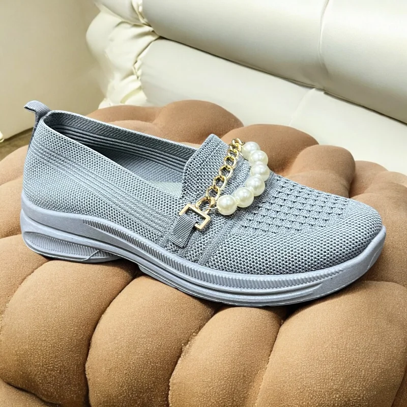 Men's slippers with a decorative pom - pom or tassel Grey pearl shoes