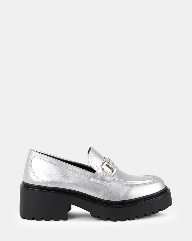 Men's leather loafers with a penny slot Men's leather loafers with a penny slot APPROACH SILVER Men's leather loafers with a penny slot Men's leather loafers with a penny slot APPROACH SILVER
