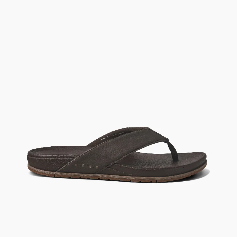 Men's sandals with a decorative buckle or charm Men's sandals with a decorative buckle or charm Cushion Bonzer Men's sandals with a decorative buckle or charm Men's sandals with a decorative buckle or charm Cushion Bonzer
