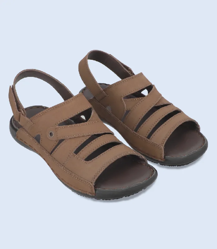 Men's leather sandals with an adjustable strap Men's leather sandals with an adjustable strap BM5643-BROWN-Men Sandal Men's leather sandals with an adjustable strap Men's leather sandals with an adjustable strap BM5643-BROWN-Men Sandal