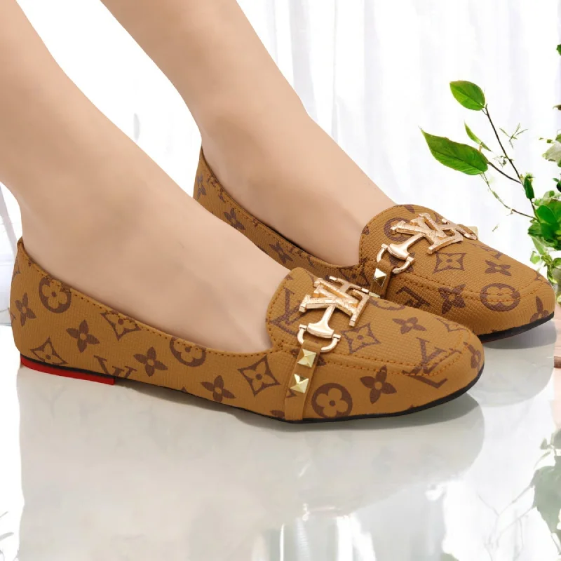 Men's slippers with a logo patch on the side M0510 flat pump