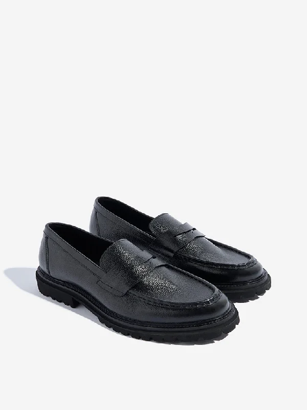 Men's casual shoes with a low - profile design SOLEPLAY Black Solid Leather Loafers Men's casual shoes with a low - profile design SOLEPLAY Black Solid Leather Loafers