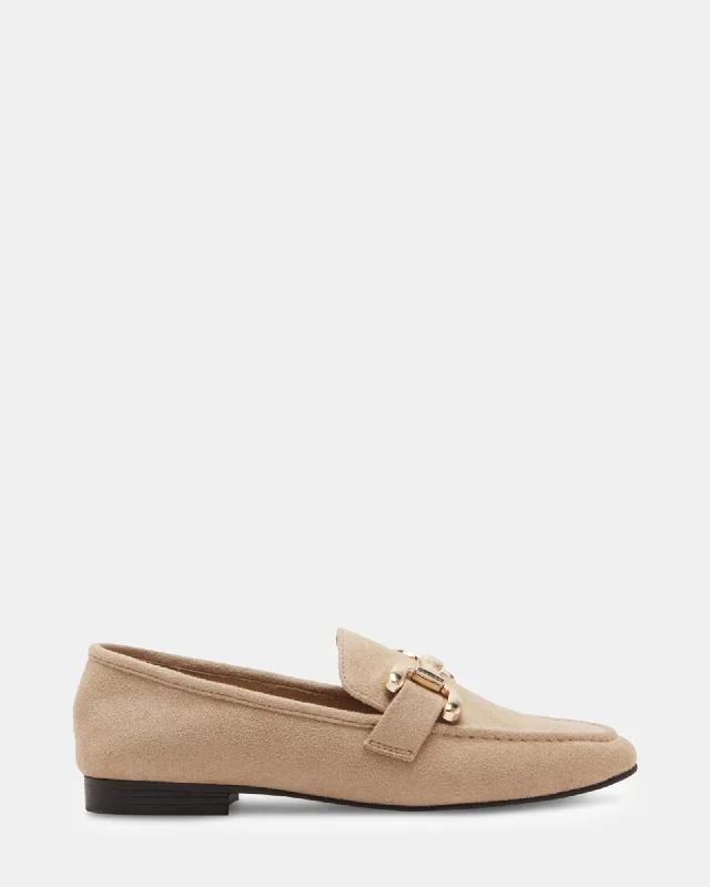 Men's loafers with a tassel front for a classic look Men's loafers with a tassel front for a classic look DERBYY TAN FABRIC Men's loafers with a tassel front for a classic look Men's loafers with a tassel front for a classic look DERBYY TAN FABRIC