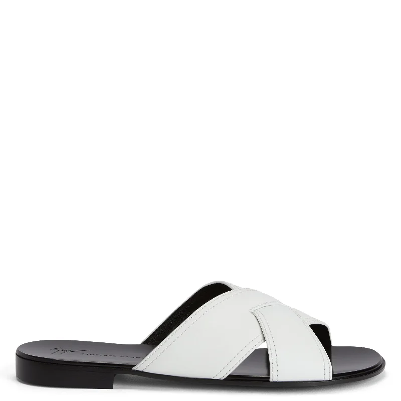 Men's loafers with a perforated leather upper for ventilation Men's loafers with a perforated leather upper for ventilation Giuseppe Zanotti Flavio Men's loafers with a perforated leather upper for ventilation Men's loafers with a perforated leather upper for ventilation Giuseppe Zanotti Flavio