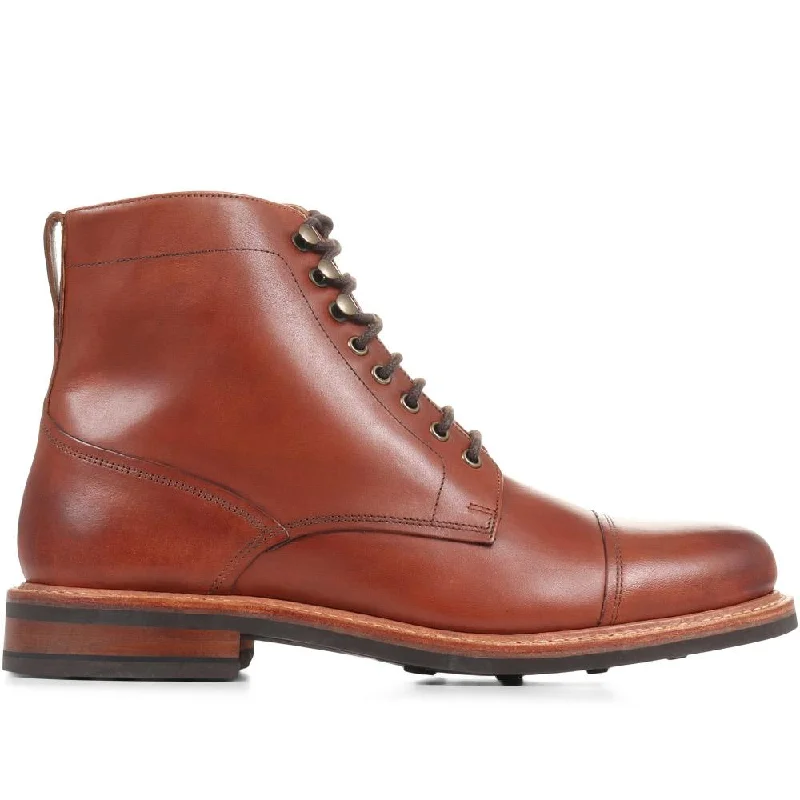 Men's casual shoes with a sporty look and feel Barking Goodyear Welted Leather Ankle Boots - BARKING / 320 739 Men's casual shoes with a sporty look and feel Barking Goodyear Welted Leather Ankle Boots - BARKING / 320 739