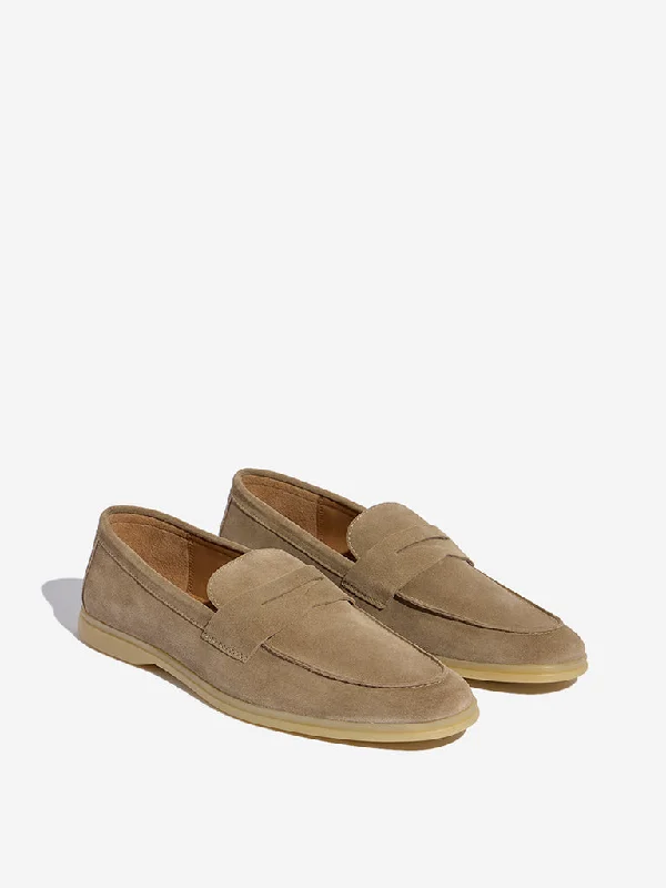 Men's casual shoes with a soft insole for cushioning SOLEPLAY Beige Faux-Suede Penny Loafers Men's casual shoes with a soft insole for cushioning SOLEPLAY Beige Faux-Suede Penny Loafers