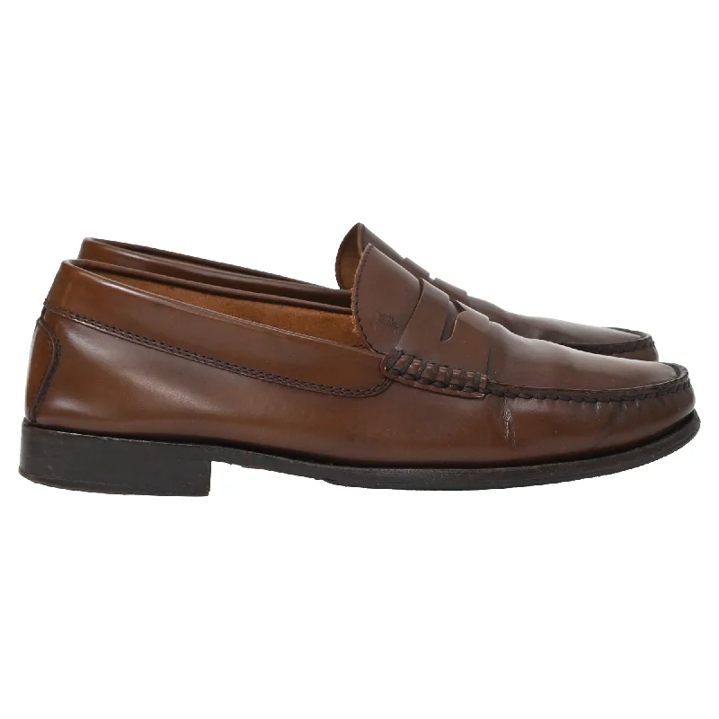 Men's loafers with a perforated leather upper for ventilation Men's loafers with a perforated leather upper for ventilation Tod's Logo-Embossed Polished Loafers in Brown Calfskin Leather Men's loafers with a perforated leather upper for ventilation Men's loafers with a perforated leather upper for ventilation Tod's Logo-Embossed Polished Loafers in Brown Calfskin Leather