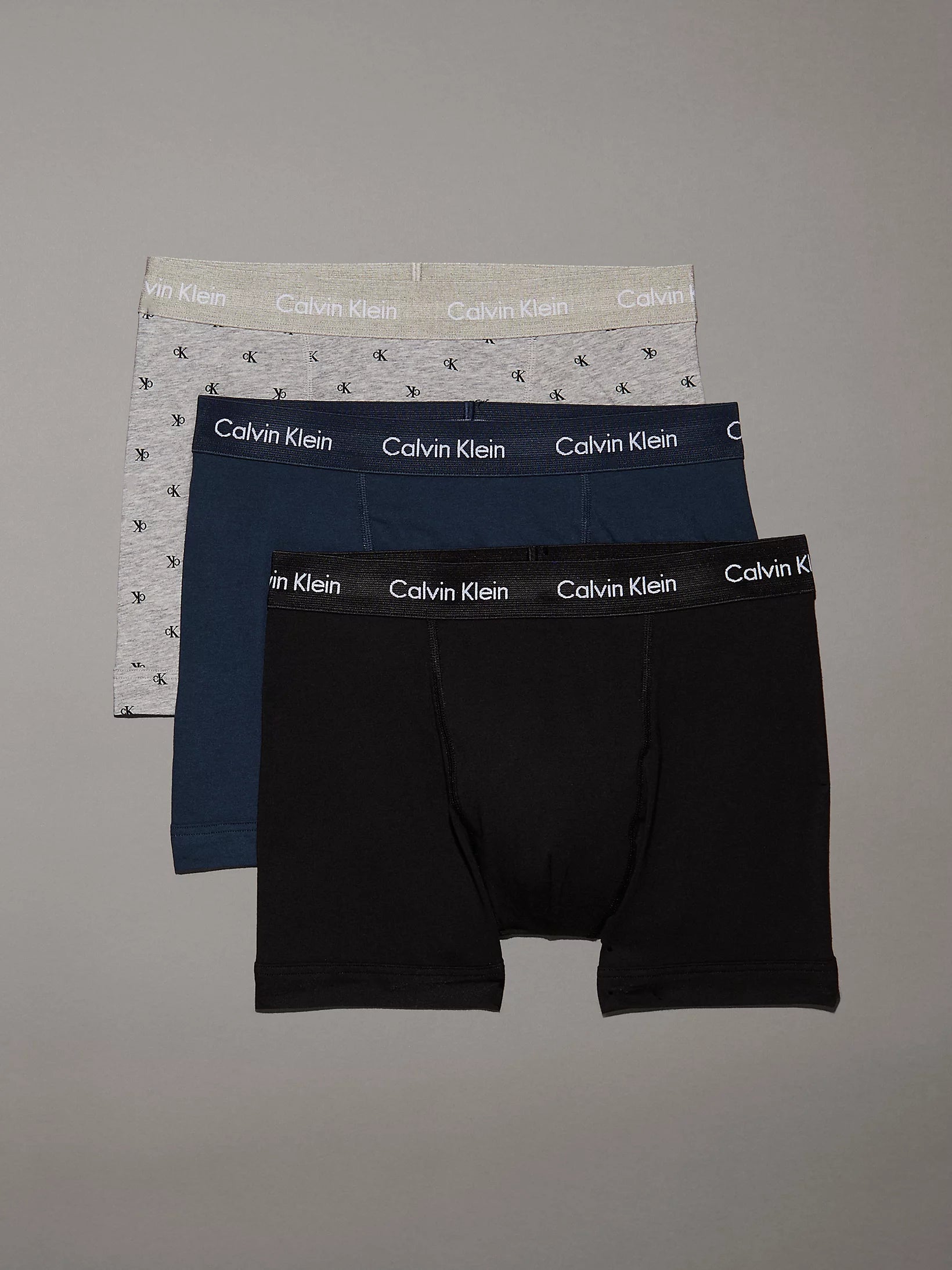 Men's slippers with a non - slip outsole for safety Calvin Klein COTTON STRETCH Mens 3 Pack Trunks Multicoloured Men's slippers with a non - slip outsole for safety Calvin Klein COTTON STRETCH Mens 3 Pack Trunks Multicoloured