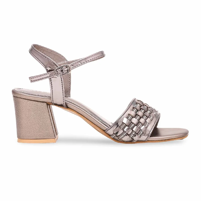 Men's sandals with a flexible sole for easy movement Men's sandals with a flexible sole for easy movement Grey Fancy Sandal FN6029 Men's sandals with a flexible sole for easy movement Men's sandals with a flexible sole for easy movement Grey Fancy Sandal FN6029