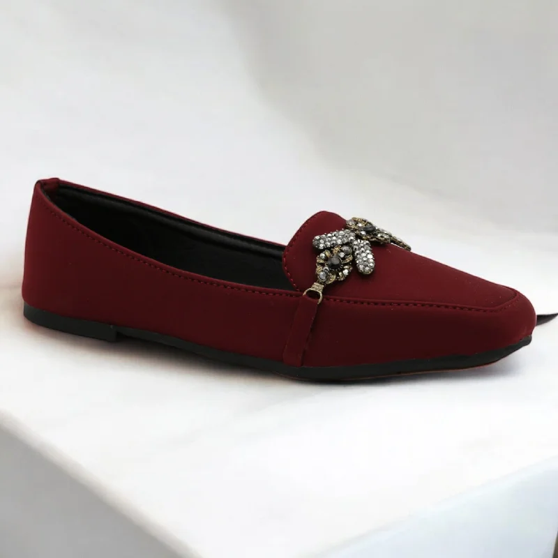 Men's slippers in a warm color like red or brown M0522 flat pump