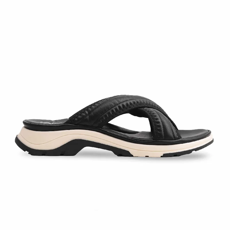 Men's slippers in a warm color like red or brown Black Formal Slipper PU0363