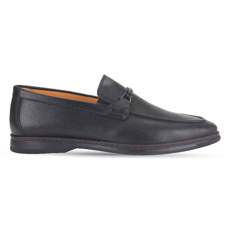 Men's loafers with a perforated leather upper for ventilation Men's loafers with a perforated leather upper for ventilation Lucas mens two-tone classic Hazel loafer Men's loafers with a perforated leather upper for ventilation Men's loafers with a perforated leather upper for ventilation Lucas mens two-tone classic Hazel loafer