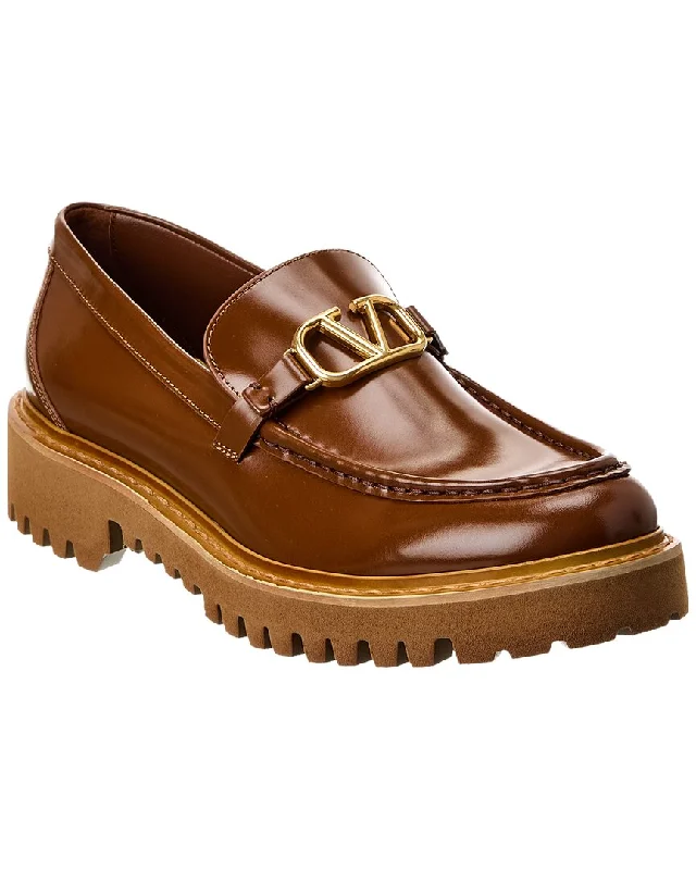 Men's loafers with a perforated leather upper for ventilation Men's loafers with a perforated leather upper for ventilation Valentino VLogo Signature Leather Loafer Men's loafers with a perforated leather upper for ventilation Men's loafers with a perforated leather upper for ventilation Valentino VLogo Signature Leather Loafer