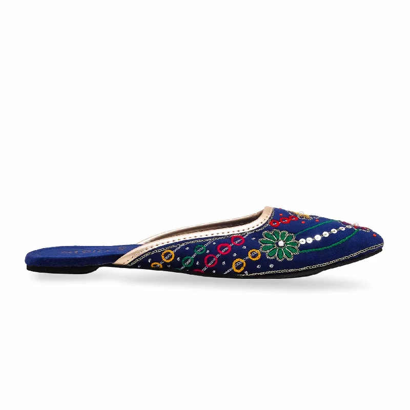 Men's slippers with a stretchy side panel for a better fit Blue Khusa EC8452