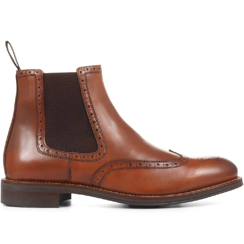 Men's casual shoes with a sporty look and feel Chigwell Leather Chelsea Boots - CHIGWELL / 321 130 Men's casual shoes with a sporty look and feel Chigwell Leather Chelsea Boots - CHIGWELL / 321 130