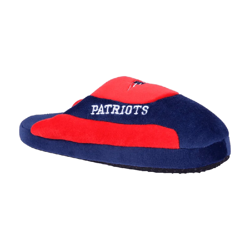 Men's slippers with a decorative pom - pom or tassel New England Patriots Low Pro