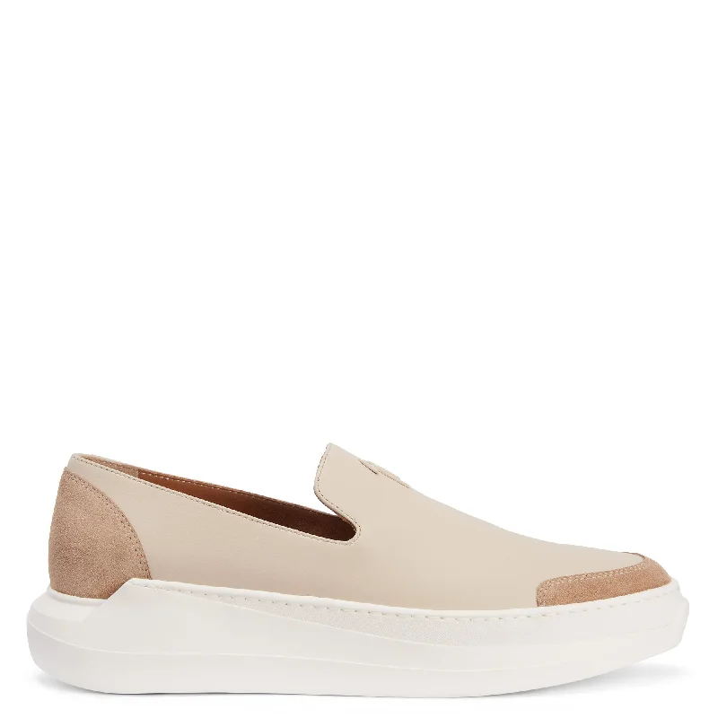 Men's loafers with a perforated leather upper for ventilation Men's loafers with a perforated leather upper for ventilation Giuseppe Zanotti Conley Men's loafers with a perforated leather upper for ventilation Men's loafers with a perforated leather upper for ventilation Giuseppe Zanotti Conley