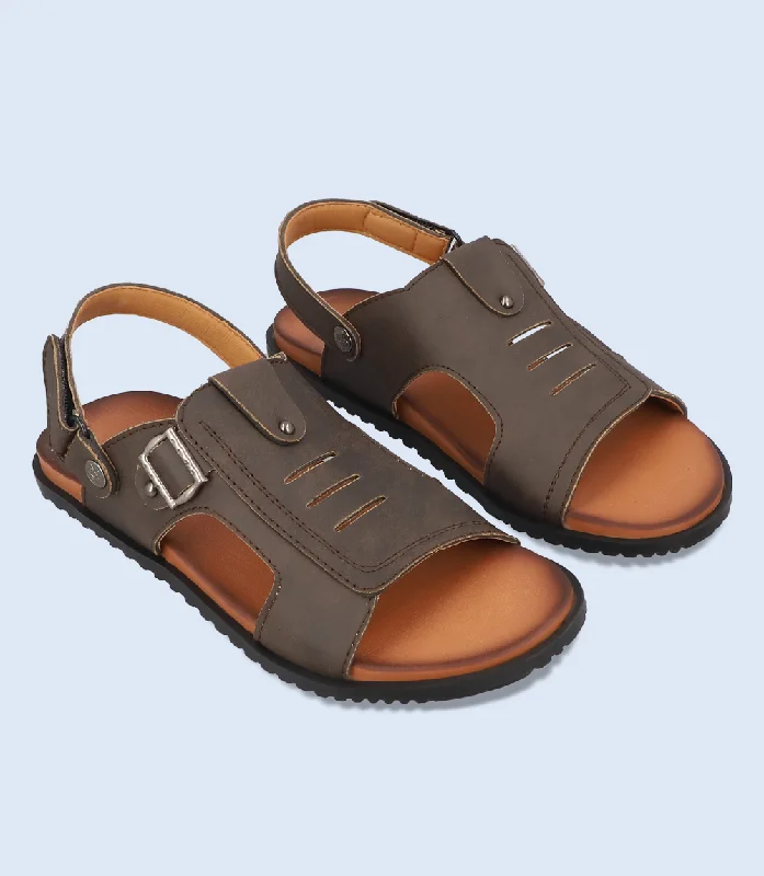 Men's sandals with a decorative buckle or charm Men's sandals with a decorative buckle or charm BM4838-BROWN-Men Sandal Men's sandals with a decorative buckle or charm Men's sandals with a decorative buckle or charm BM4838-BROWN-Men Sandal