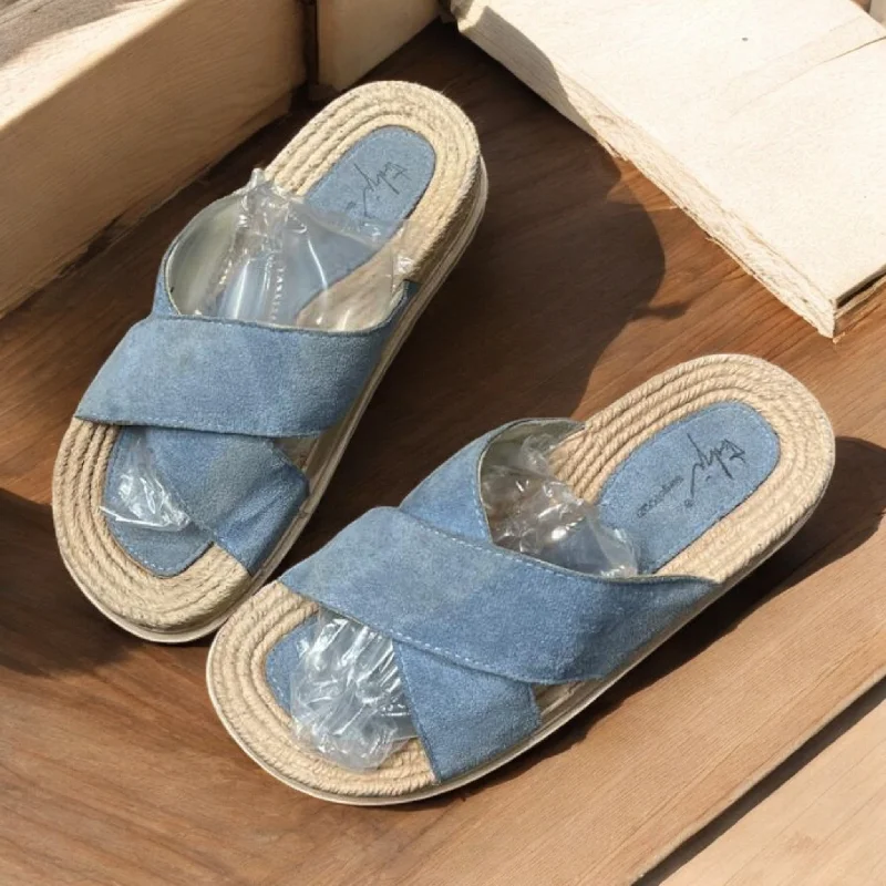 Men's slippers with a stretchy side panel for a better fit Cross slipper