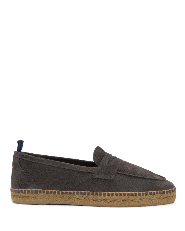 Men's loafers with a tassel front for a classic look Men's loafers with a tassel front for a classic look Nacho T Carbon Apron Espadrille