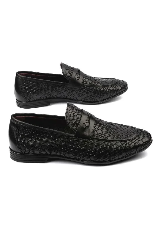 Men's loafers with a pointed toe for a stylish appearance Men's loafers with a pointed toe for a stylish appearance LOGO 10036 BKW Men's loafers with a pointed toe for a stylish appearance Men's loafers with a pointed toe for a stylish appearance LOGO 10036 BKW