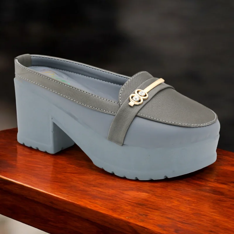 Men's slippers with a logo patch on the side M0488 open back