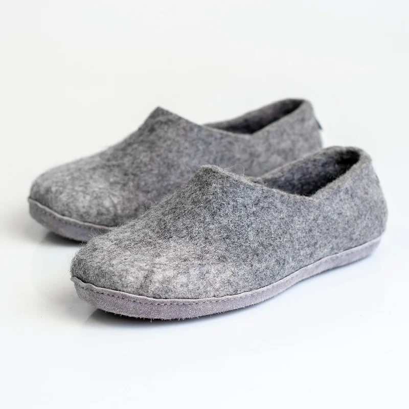Men's slippers with a logo patch on the side Men's clogs OMBRE with alpaca wool