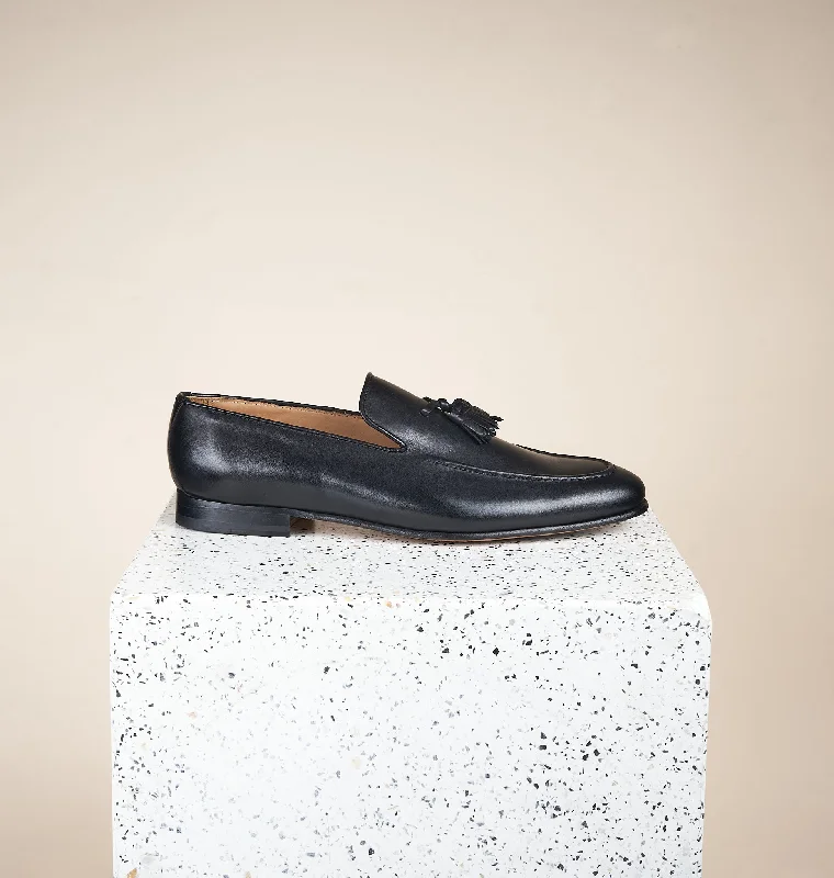 Men's loafers with a cushioned footbed Men's loafers with a cushioned footbed Mirto - Men's Tassel Loafer Black Leather Men's loafers with a cushioned footbed Men's loafers with a cushioned footbed Mirto - Men's Tassel Loafer Black Leather