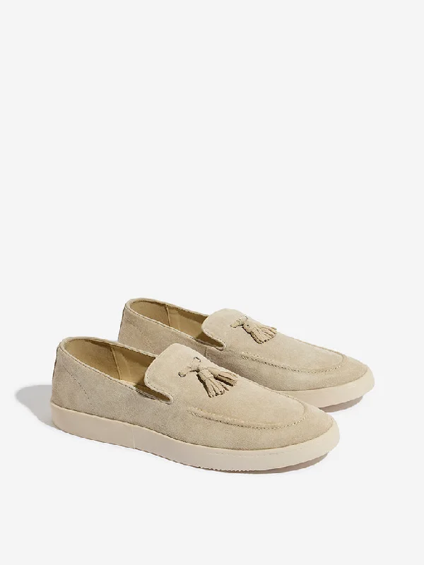 Men's casual sneakers with a mesh upper SOLEPLAY Beige Faux-Suede Tasseled Loafers