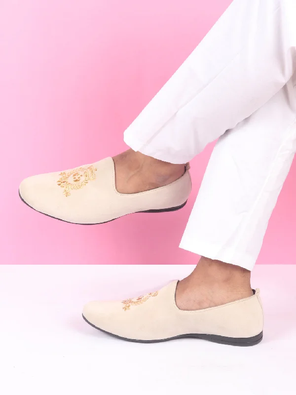 Men's casual shoes with a metallic trim Men Cream Velvet Embroidery Party Casual Loafer Shoes Men's casual shoes with a metallic trim Men Cream Velvet Embroidery Party Casual Loafer Shoes