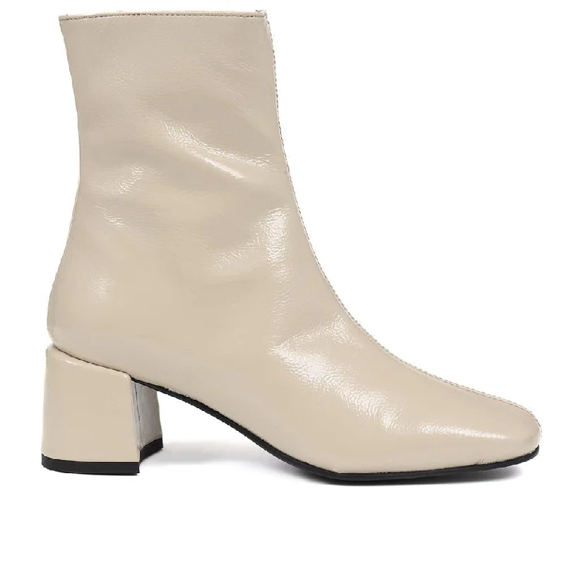 Men's casual shoes with a thick sole for added height LAREINA Patent Block Heeled Ankle Boots - LAREINA / 324 366 Men's casual shoes with a thick sole for added height LAREINA Patent Block Heeled Ankle Boots - LAREINA / 324 366
