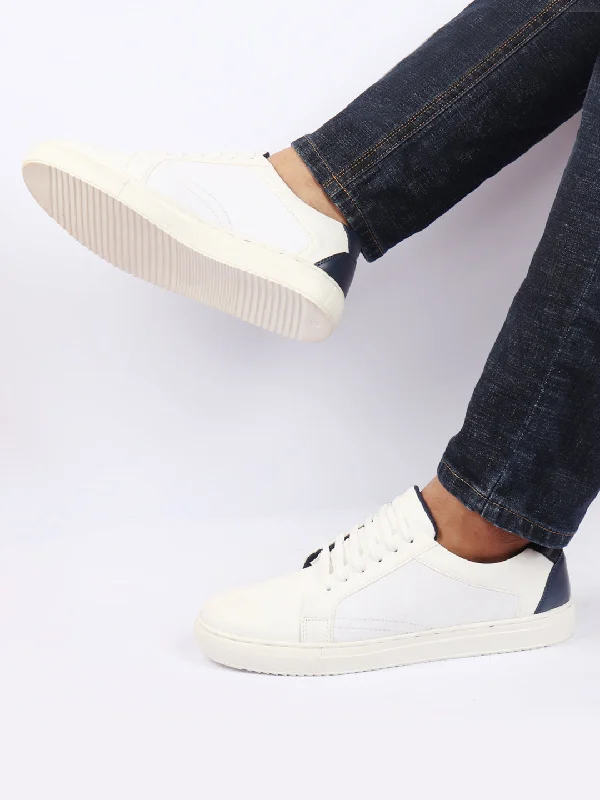 Men's casual shoes with a logo patch on the tongue Men White Outdoor Classic Lace Up Sneakers Shoes Men's casual shoes with a logo patch on the tongue Men White Outdoor Classic Lace Up Sneakers Shoes