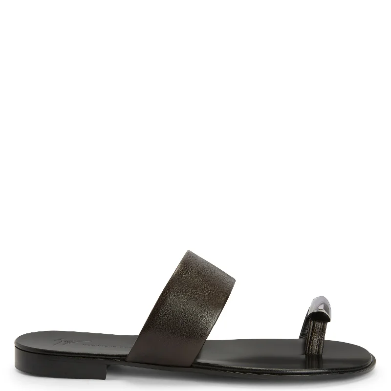Men's loafers with a smooth leather finish Men's loafers with a smooth leather finish Giuseppe Zanotti Norbert