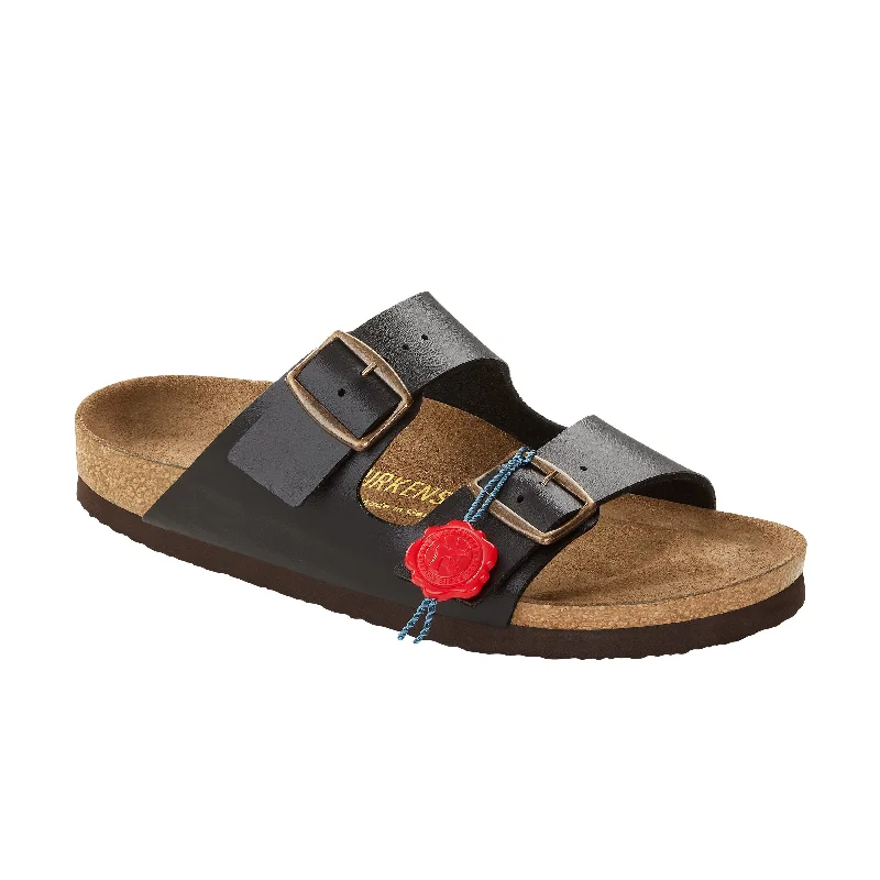 Men's sandals with a perforated leather upper for ventilation Men's sandals with a perforated leather upper for ventilation Arizona 1973 Black Sportwear Birko-Flor Men's sandals with a perforated leather upper for ventilation Men's sandals with a perforated leather upper for ventilation Arizona 1973 Black Sportwear Birko-Flor