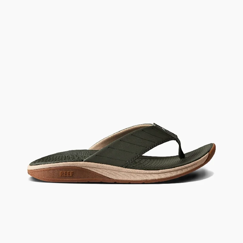 Men's sandals with a padded heel Men's sandals with a padded heel The Deckhand
