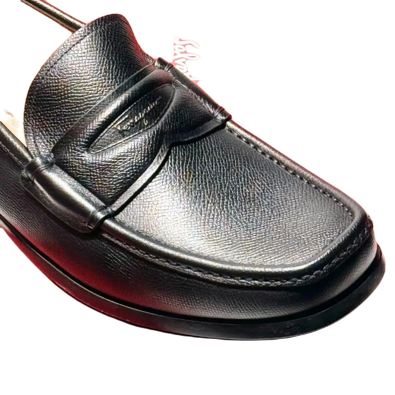 Men's loafers with a tassel front for a classic look Men's loafers with a tassel front for a classic look Ferragamo Lanzarote Men's Loafers Black Men's loafers with a tassel front for a classic look Men's loafers with a tassel front for a classic look Ferragamo Lanzarote Men's Loafers Black