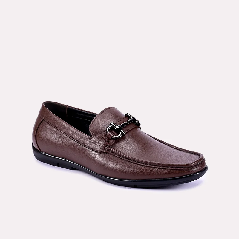 Men's loafers with a perforated leather upper for ventilation Men's loafers with a perforated leather upper for ventilation Jasper Brown Loafers 0130843
