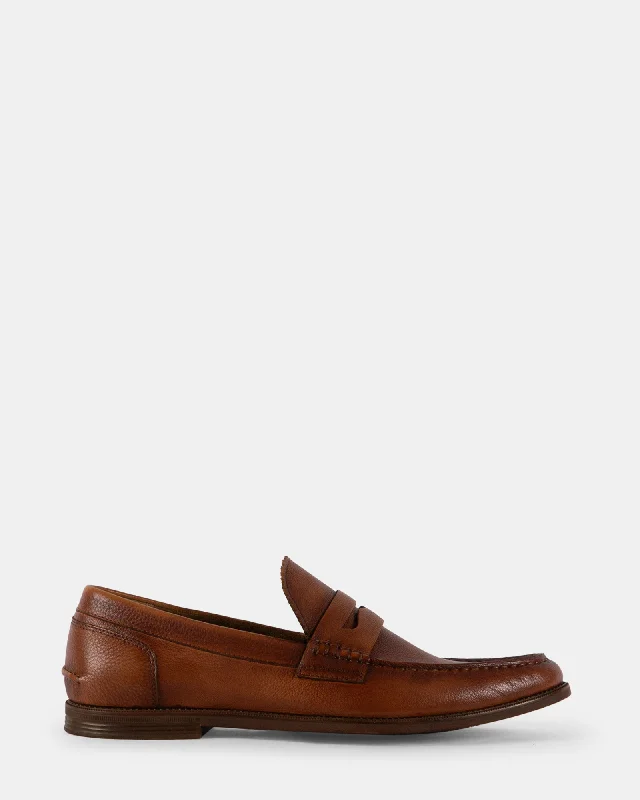 Men's loafers with a perforated leather upper for ventilation Men's loafers with a perforated leather upper for ventilation RAMSEE-L TAN LEATHER