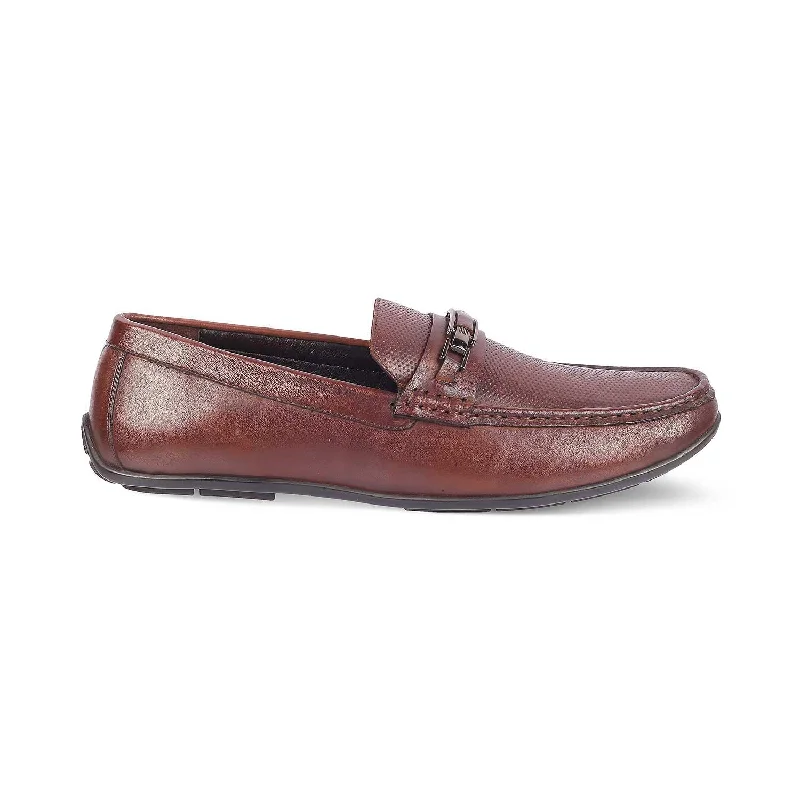 Men's loafers with a smooth leather finish Men's loafers with a smooth leather finish The Abia Brown Men's Leather Driving Loafers Tresmode