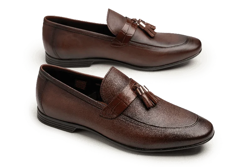 Men's loafers with a perforated leather upper for ventilation Men's loafers with a perforated leather upper for ventilation LOGO 1055 BRA Men's loafers with a perforated leather upper for ventilation Men's loafers with a perforated leather upper for ventilation LOGO 1055 BRA