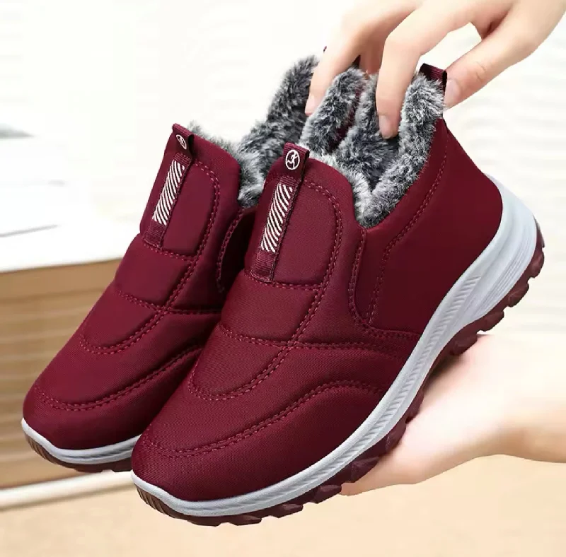 Men's slippers in a warm color like red or brown tessuta silk warm