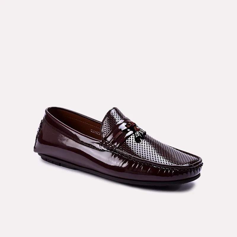 Men's loafers with a low - heeled design Men's loafers with a low - heeled design Crispin Brown Perforated Tassel Loafers 0130860 Men's loafers with a low - heeled design Men's loafers with a low - heeled design Crispin Brown Perforated Tassel Loafers 0130860