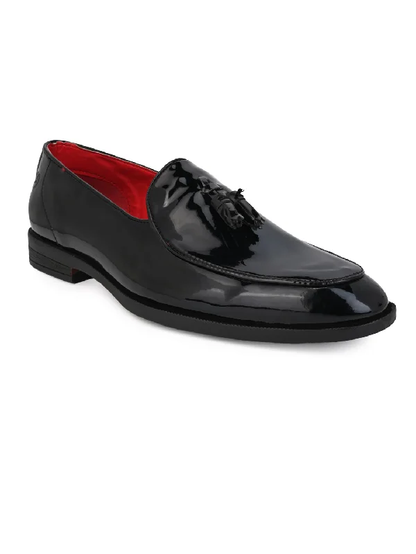 Men's loafers with a perforated leather upper for ventilation Men's loafers with a perforated leather upper for ventilation Alberto Torresi Black Patent Tassel Loaffer Men's loafers with a perforated leather upper for ventilation Men's loafers with a perforated leather upper for ventilation Alberto Torresi Black Patent Tassel Loaffer