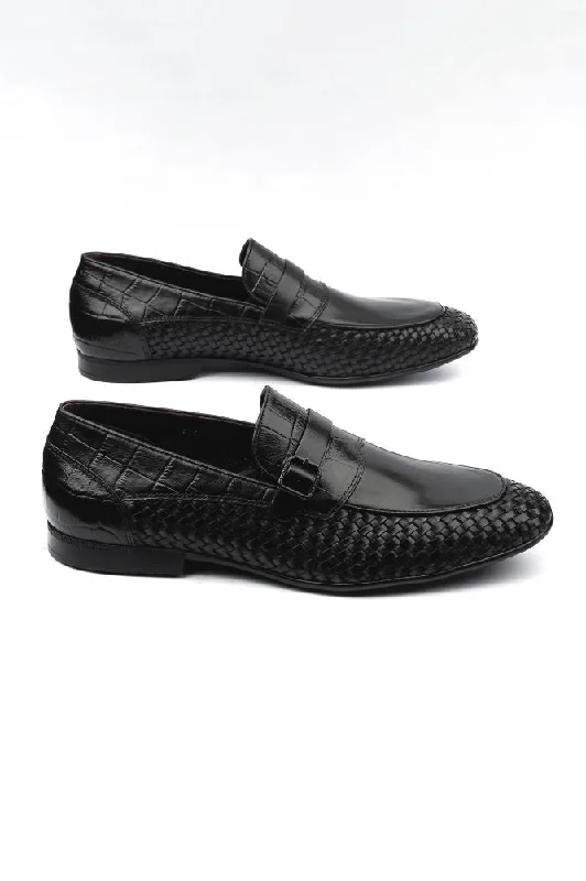 Men's loafers with a smooth leather finish Men's loafers with a smooth leather finish LOGO 11005 BKW Men's loafers with a smooth leather finish Men's loafers with a smooth leather finish LOGO 11005 BKW